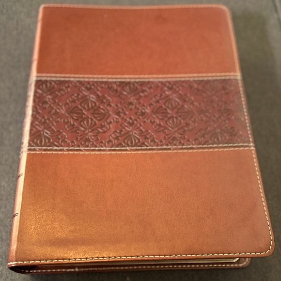 Barbour KJV Journaling Bible - Picture 6 of 6